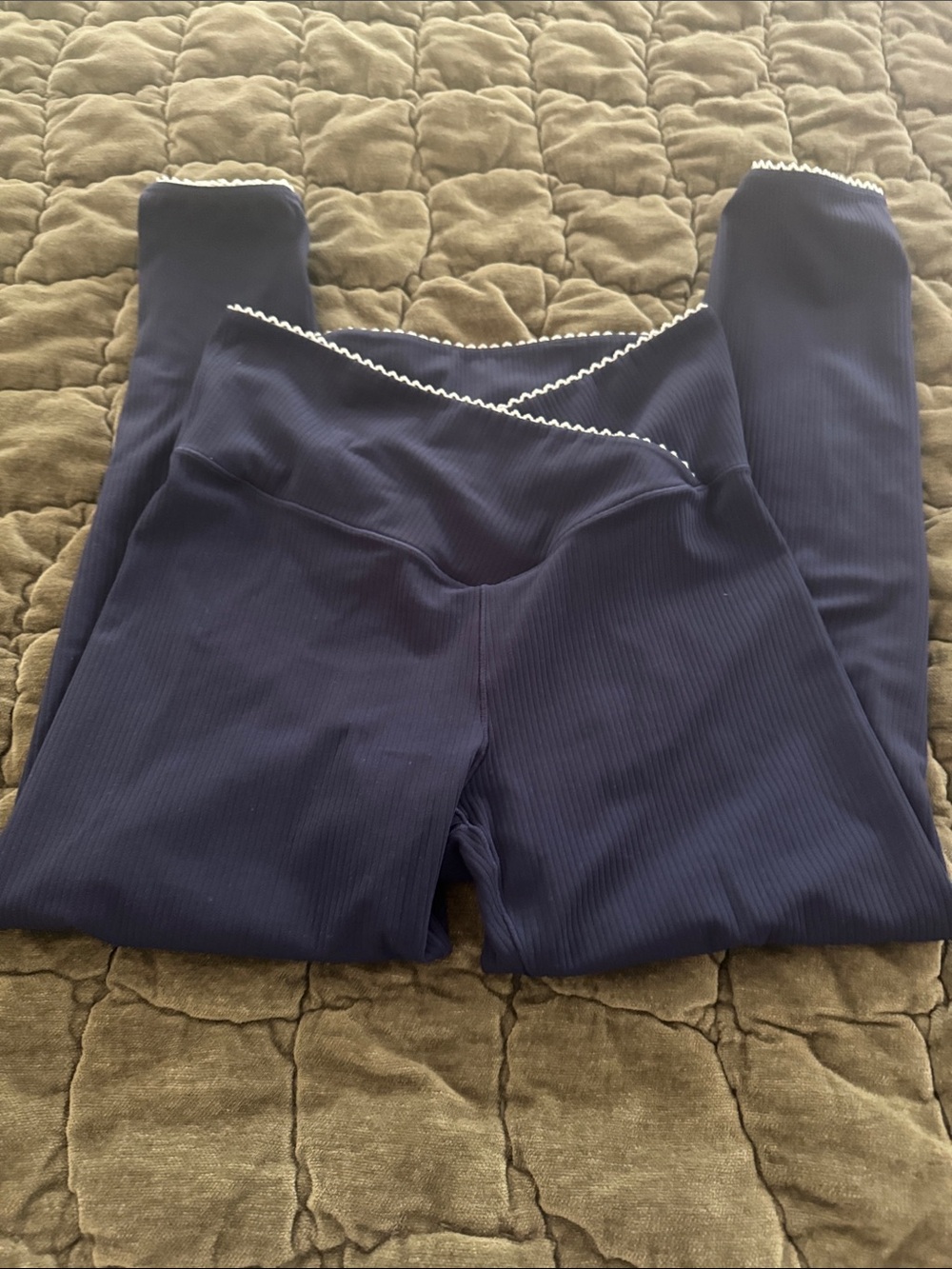 Women’s Offline by Aerie Navy Blue Ribbed 7/8 Leggings with Scallop trim Large